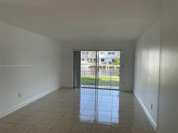 3522 NE 171st St 103, North Miami Beach FL 33160