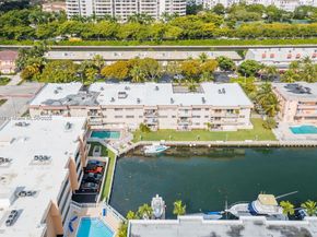 3522 NE 171st St 103, North Miami Beach FL 33160