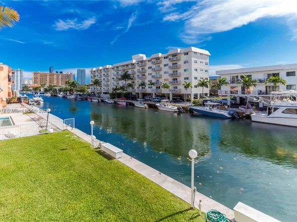 3522 NE 171st St 103, North Miami Beach FL 33160