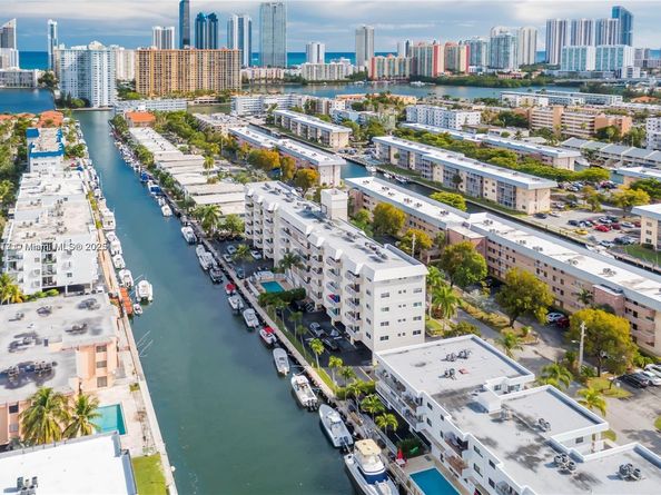 3522 NE 171st St 103, North Miami Beach FL 33160