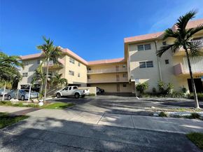 3522 NE 171st St 103, North Miami Beach FL 33160