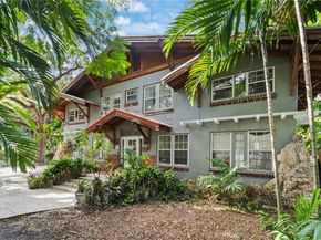 752 NW 7th St Rd, Miami FL 33136