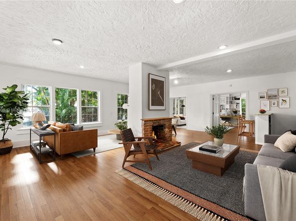 752 NW 7th St Rd, Miami FL 33136