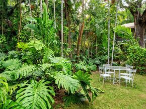 752 NW 7th St Rd, Miami FL 33136