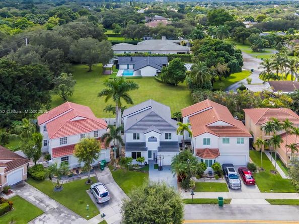 14836 SW 51st St, Davie FL 33331
