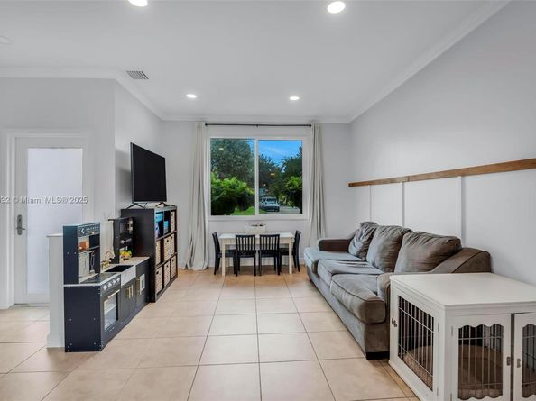 14836 SW 51st St, Davie FL 33331