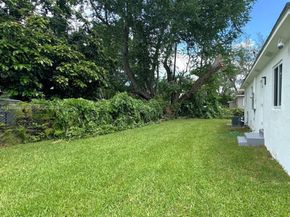 1891 NW 83rd Ter, Miami FL 33147