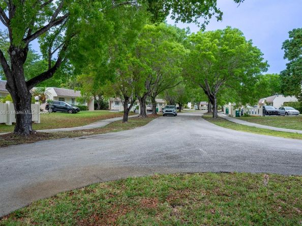17252 SW 112th Pl 21243, Miami FL 33157