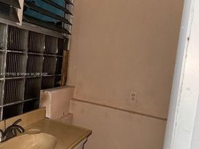 315 NW 127th St, North Miami FL 33168