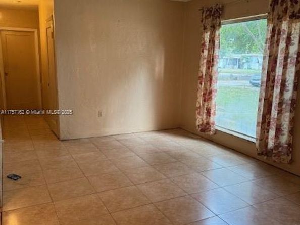 315 NW 127th St, North Miami FL 33168