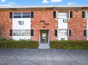 810 Lake Shore Dr 40, Lake Park FL 33403