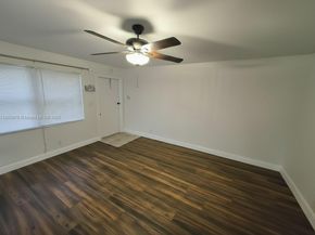 810 Lake Shore Dr 40, Lake Park FL 33403