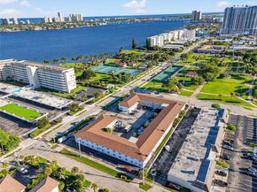 810 Lake Shore Dr 40, Lake Park FL 33403