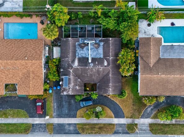 20605 NE 19th Ct, Miami FL 33179