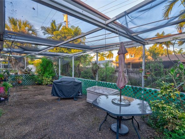 20605 NE 19th Ct, Miami FL 33179