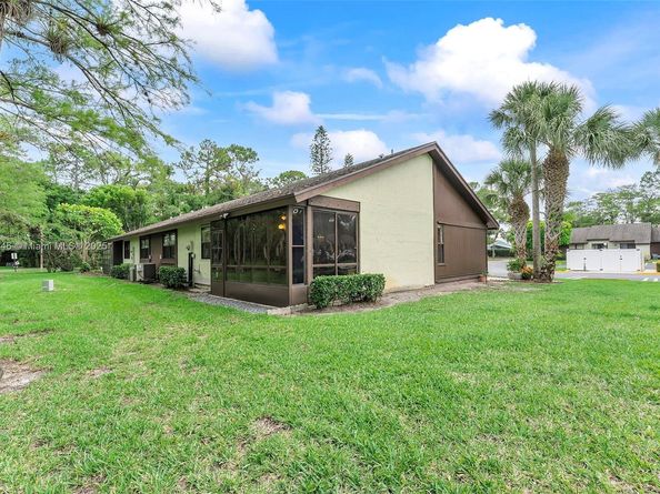 319 Elmira Ct, Royal Palm Beach FL 33411