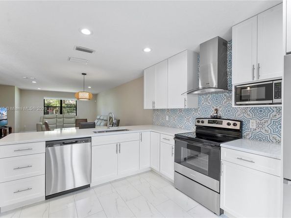 319 Elmira Ct, Royal Palm Beach FL 33411