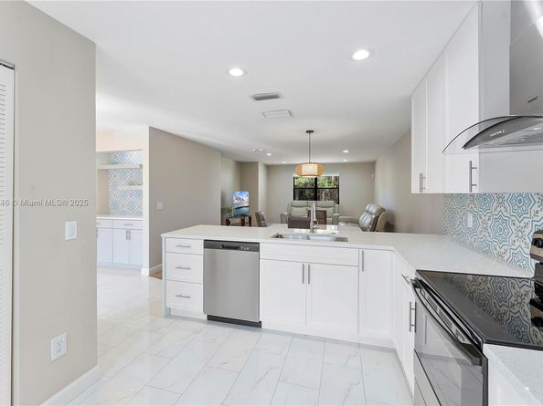 319 Elmira Ct, Royal Palm Beach FL 33411