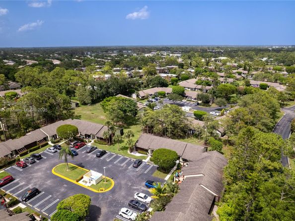 319 Elmira Ct, Royal Palm Beach FL 33411