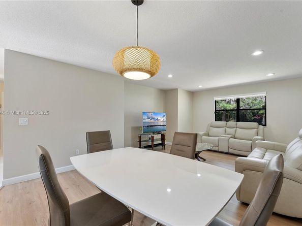 319 Elmira Ct, Royal Palm Beach FL 33411