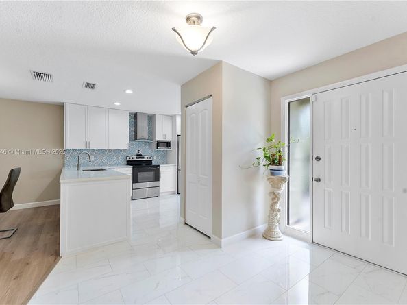 319 Elmira Ct, Royal Palm Beach FL 33411
