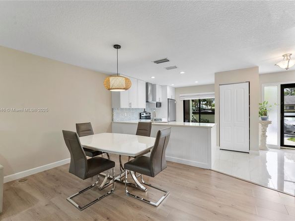 319 Elmira Ct, Royal Palm Beach FL 33411