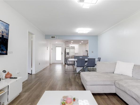 8321 Sands Point Blvd D205, Tamarac FL 33321