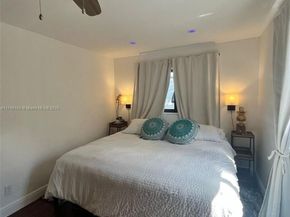 722 SW 10th St, Hallandale Beach FL 33009