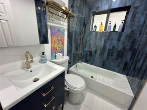 722 SW 10th St, Hallandale Beach FL 33009