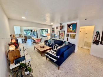 722 SW 10th St