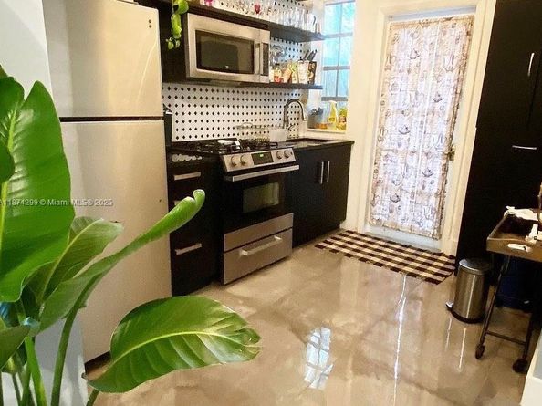439 15th St 16, Miami Beach FL 33139