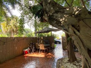 439 15th St 16, Miami Beach FL 33139