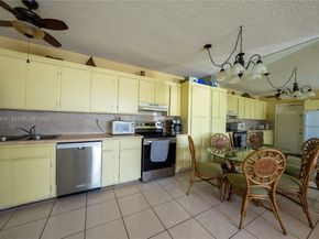 221 SE 9th Ave 202, Pompano Beach FL 33060