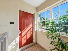 221 SE 9th Ave 202, Pompano Beach FL 33060