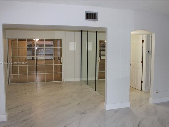 971 E 18th St, Hialeah FL 33013