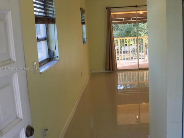 971 E 18th St, Hialeah FL 33013