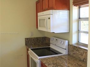 971 E 18th St, Hialeah FL 33013