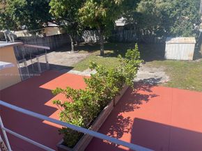 971 E 18th St, Hialeah FL 33013
