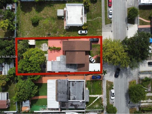 971 E 18th St, Hialeah FL 33013