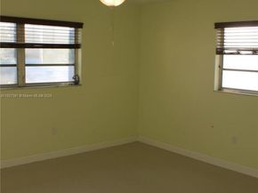 971 E 18th St, Hialeah FL 33013