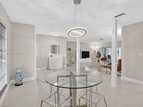 7141 SW 7th St, Plantation FL 33317