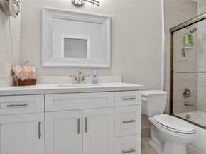 7141 SW 7th St, Plantation FL 33317