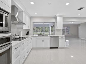 7141 SW 7th St, Plantation FL 33317