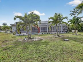 7141 SW 7th St, Plantation FL 33317