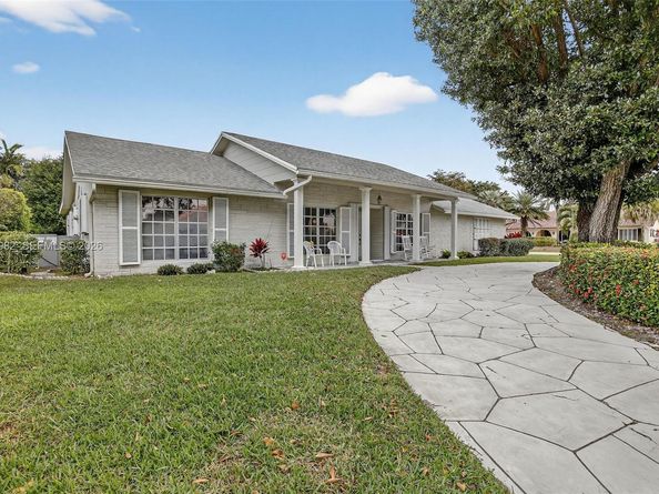 7141 SW 7th St, Plantation FL 33317