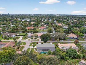 7141 SW 7th St, Plantation FL 33317