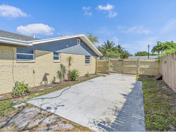 320 Fern St, Jupiter FL 33458
