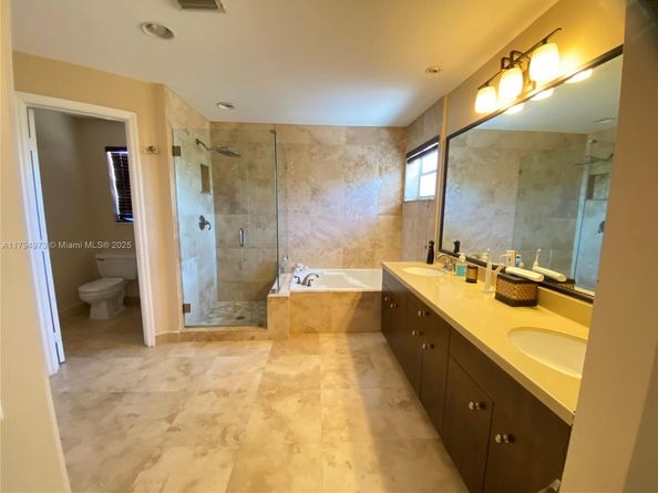 16766 SW 90th St, Miami FL 33196