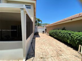 16766 SW 90th St, Miami FL 33196