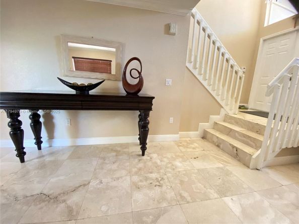 16766 SW 90th St, Miami FL 33196